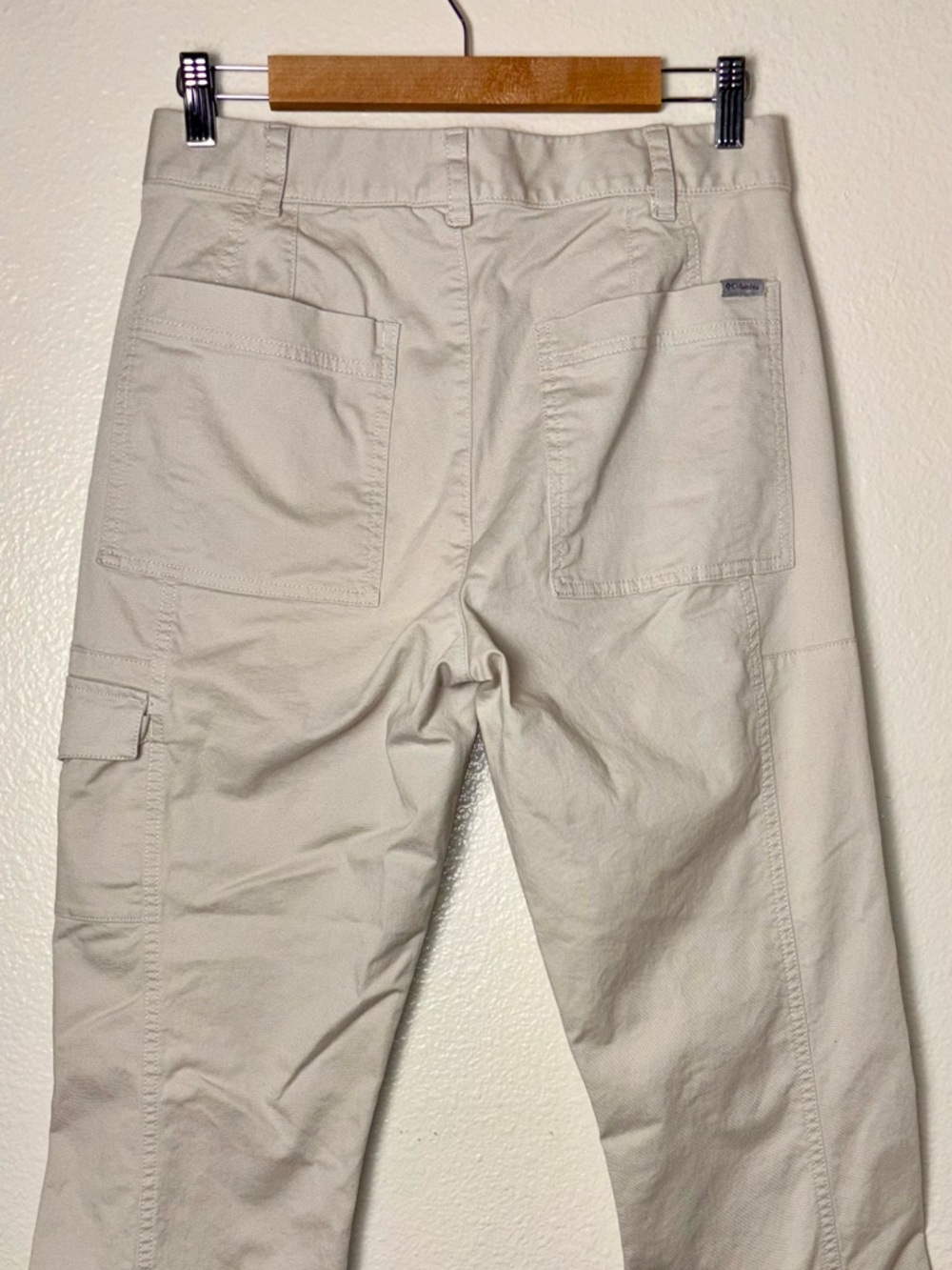 Columbia Women's Utility Pants Straight leg Cargo Pocket Size 10 cream/beige - Picture 13 of 16